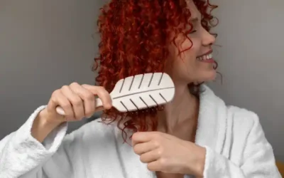 Le brossage : un geste clé de la routine capillaire à ne pas négliger pour des cheveux sains !