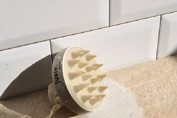 Brosse stimulante cuir chevelu Juste Paris - UnivHair