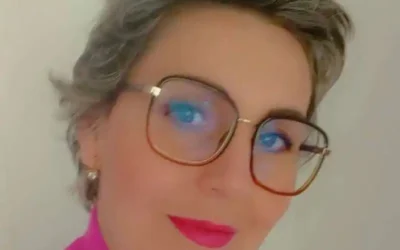 Entretien avec Sakina Hakkoum, référence de la santé des cheveux et du cuir chevelu en France